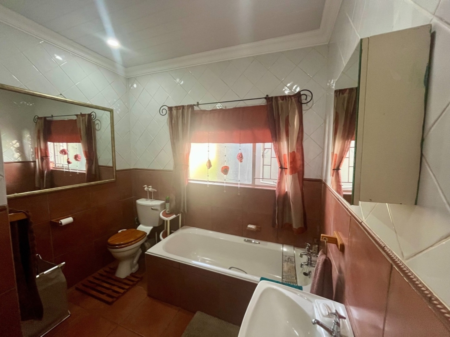 3 Bedroom Property for Sale in Flamwood North West